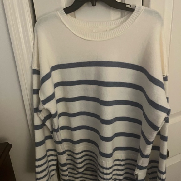 Maurices Sweaters - Striped White and Blue Sweater Size Large (low/high) hem NWOT Made by Maurice’s